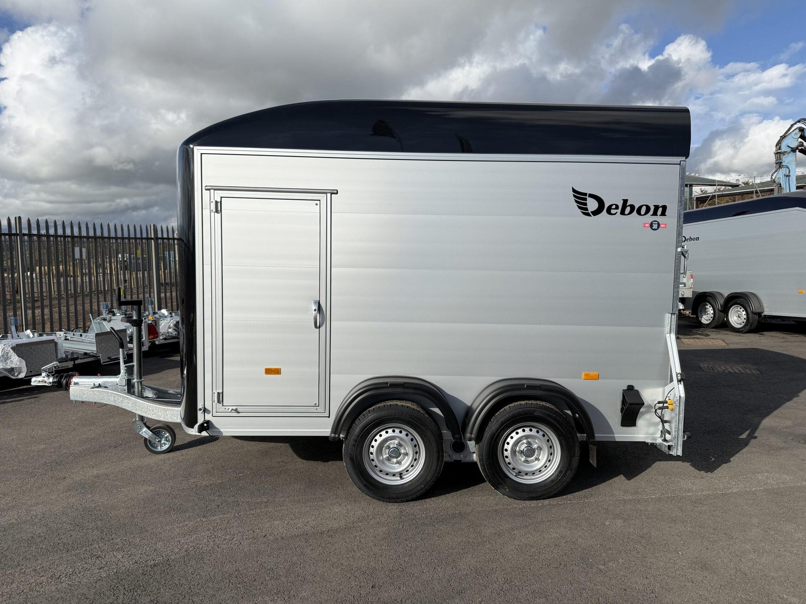 Debon Roadster C500
