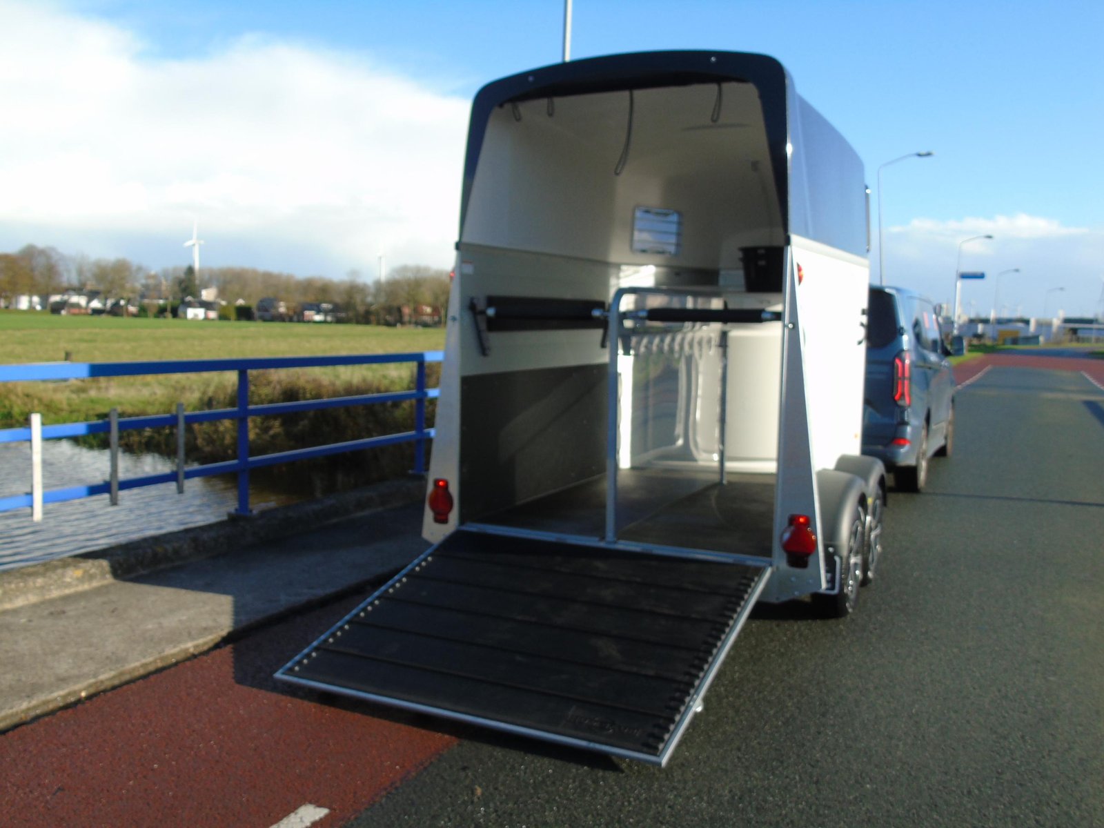 Humbaur Xanthos Aero 2700
